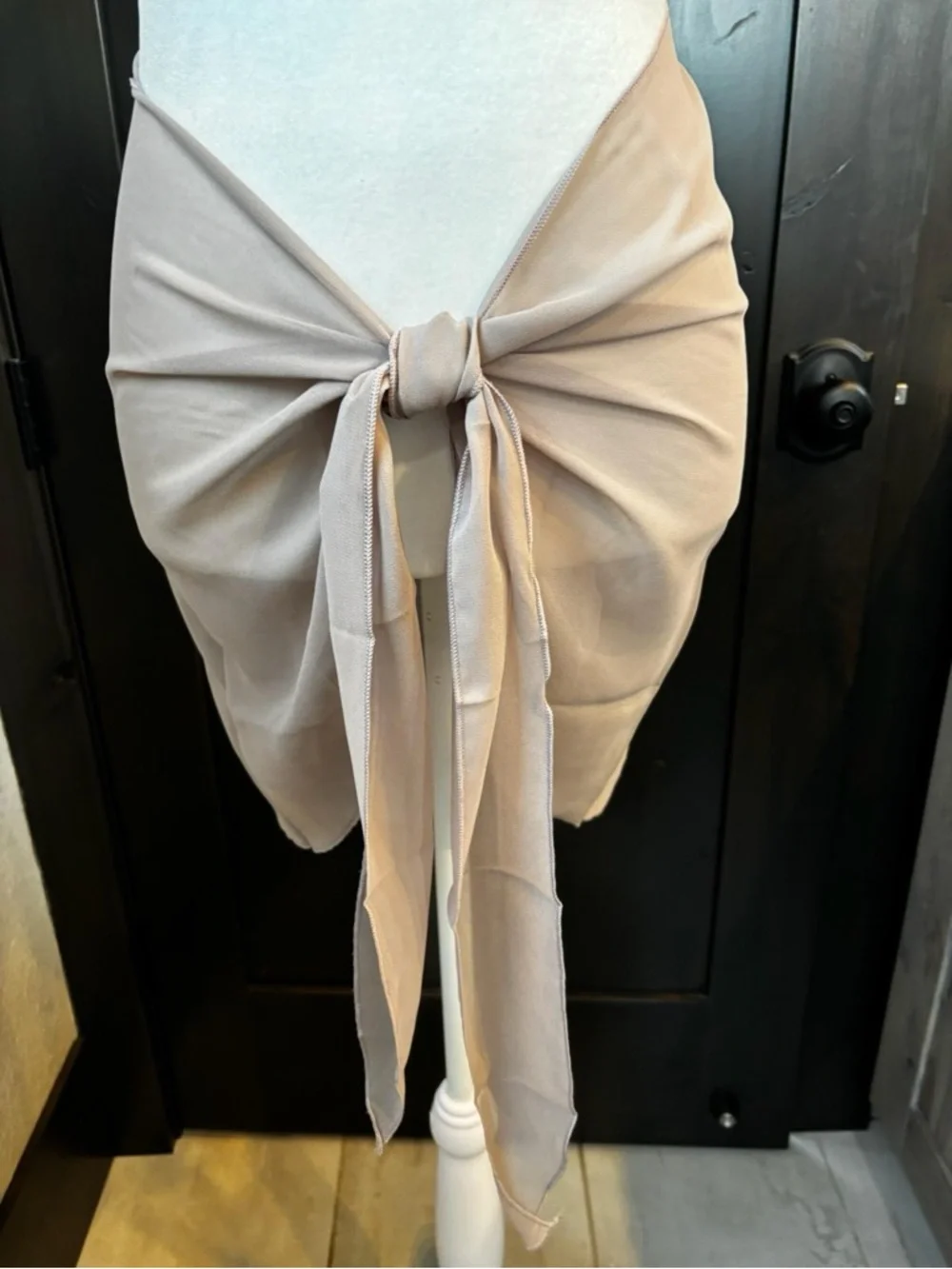 Swim Sarong
NWT
color TAUPE
size medium
Coconut Buckle Included - Picture 6 of 6